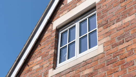 C20 – Classic Windows Stepped – White